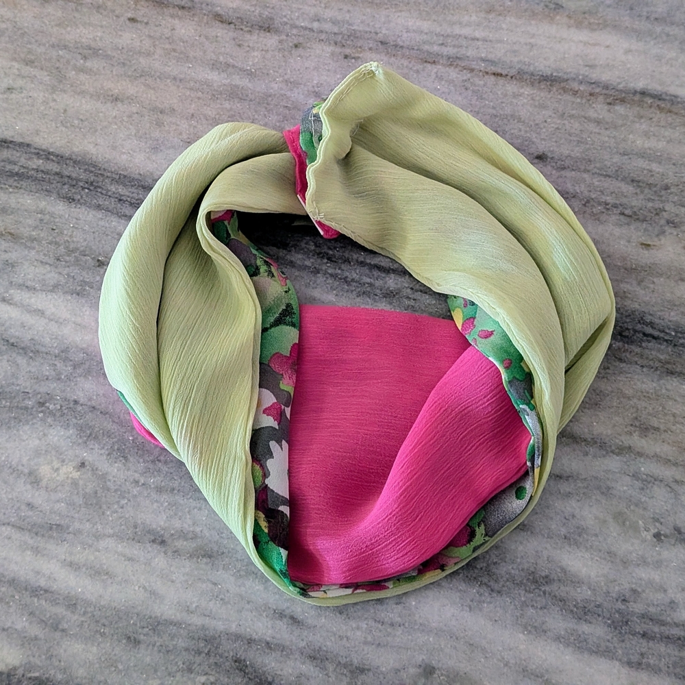 Magnetic Neck Scarf - Picture 3 of 5